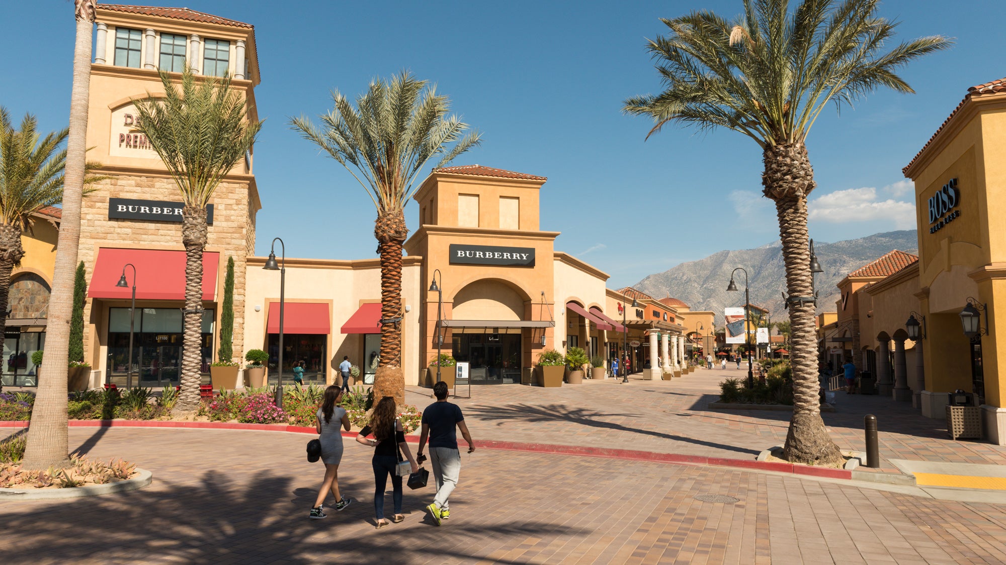 Dust Off Your Hollister Jeans: Outlet Malls Are Back