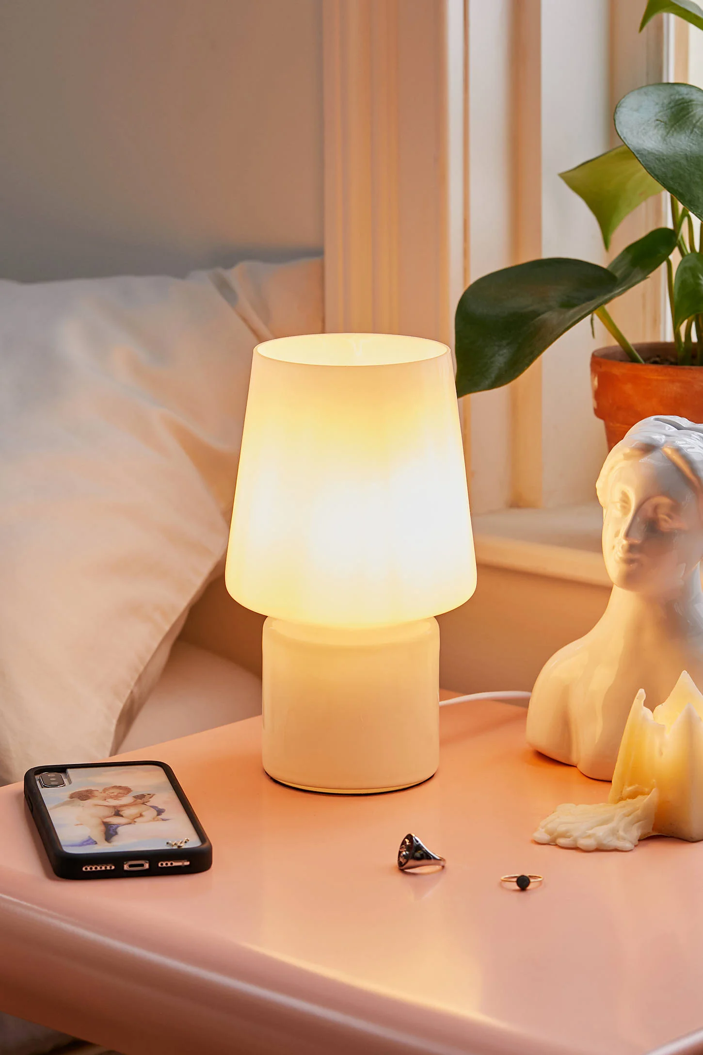 kløft Tilbud Forenkle Urban Outfitters + Little Glass Table Lamp