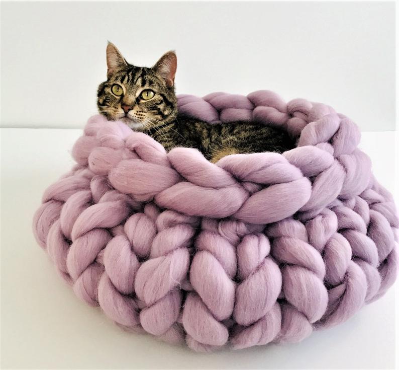Becozi + Knitted Chunky Cat Bed