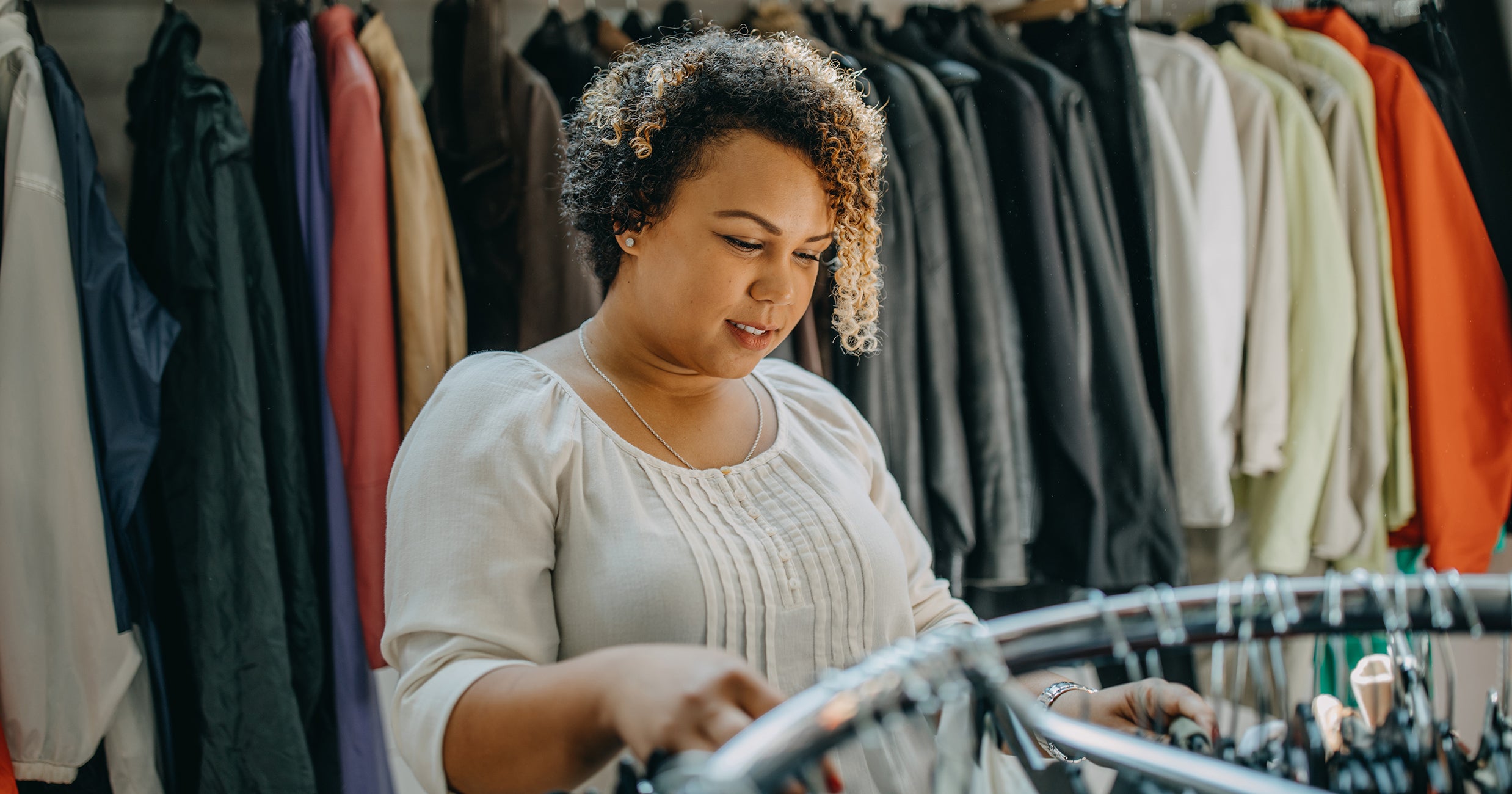 Why Is Shopping For Plus-Size Vintage Clothing So Hard?
