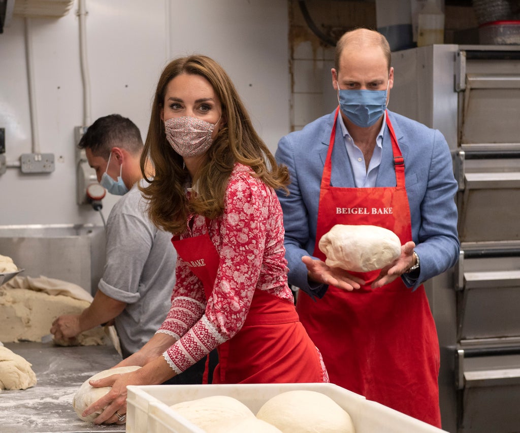 Kate Middleton Rewore Dress mask,