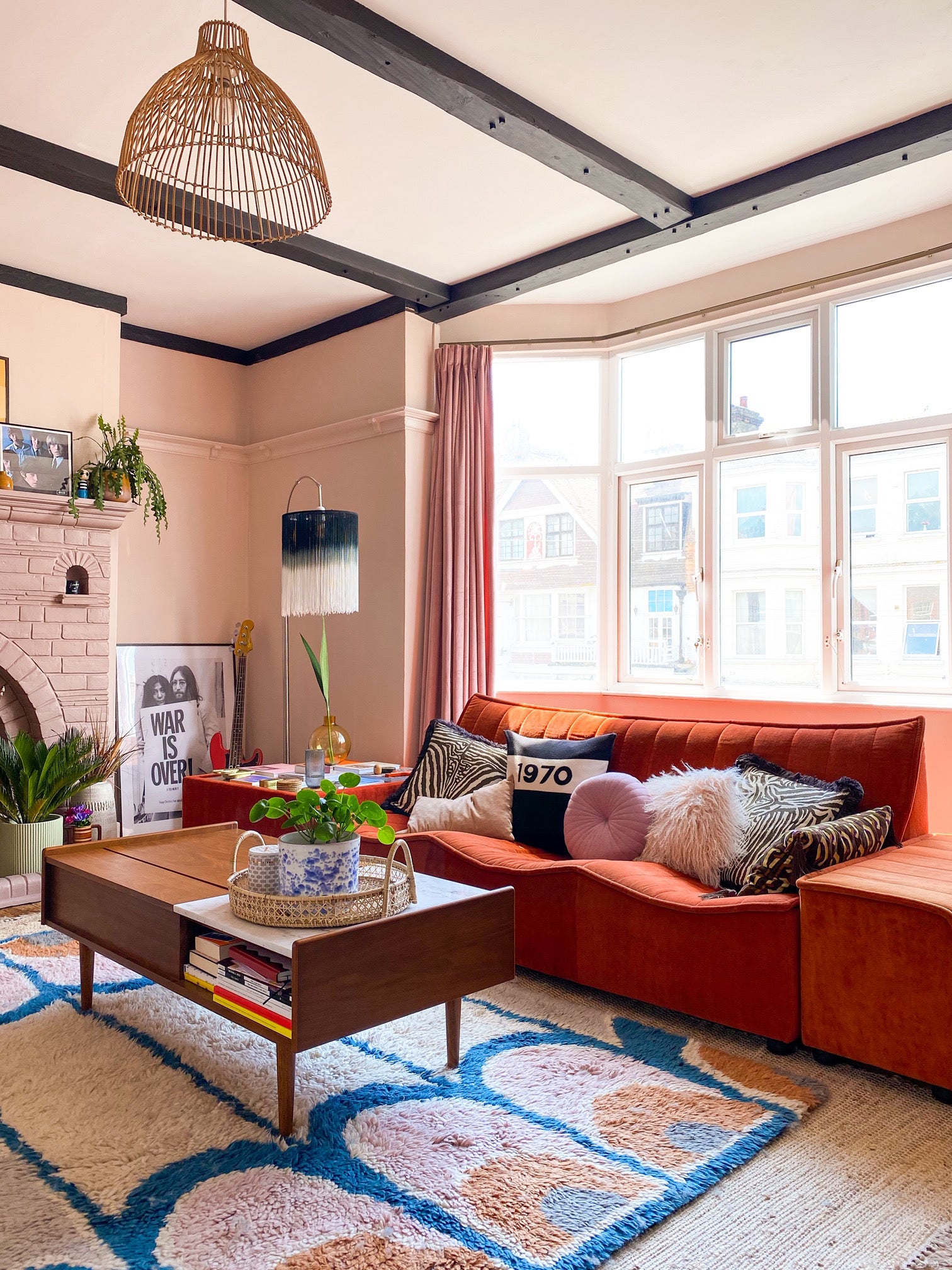 Decorate Rented Home Interior Tips & Tricks