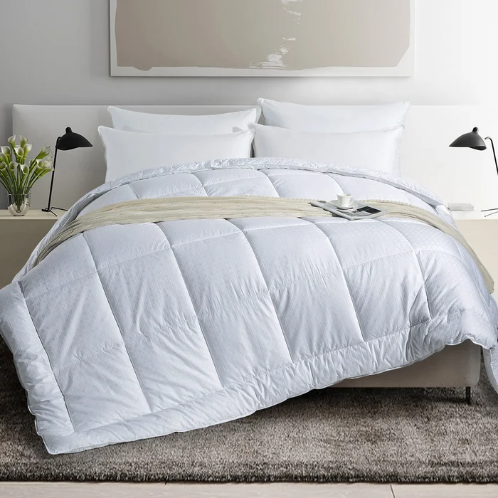 Wayfair Sleep + Medium Weight Down Alternative Comforter
