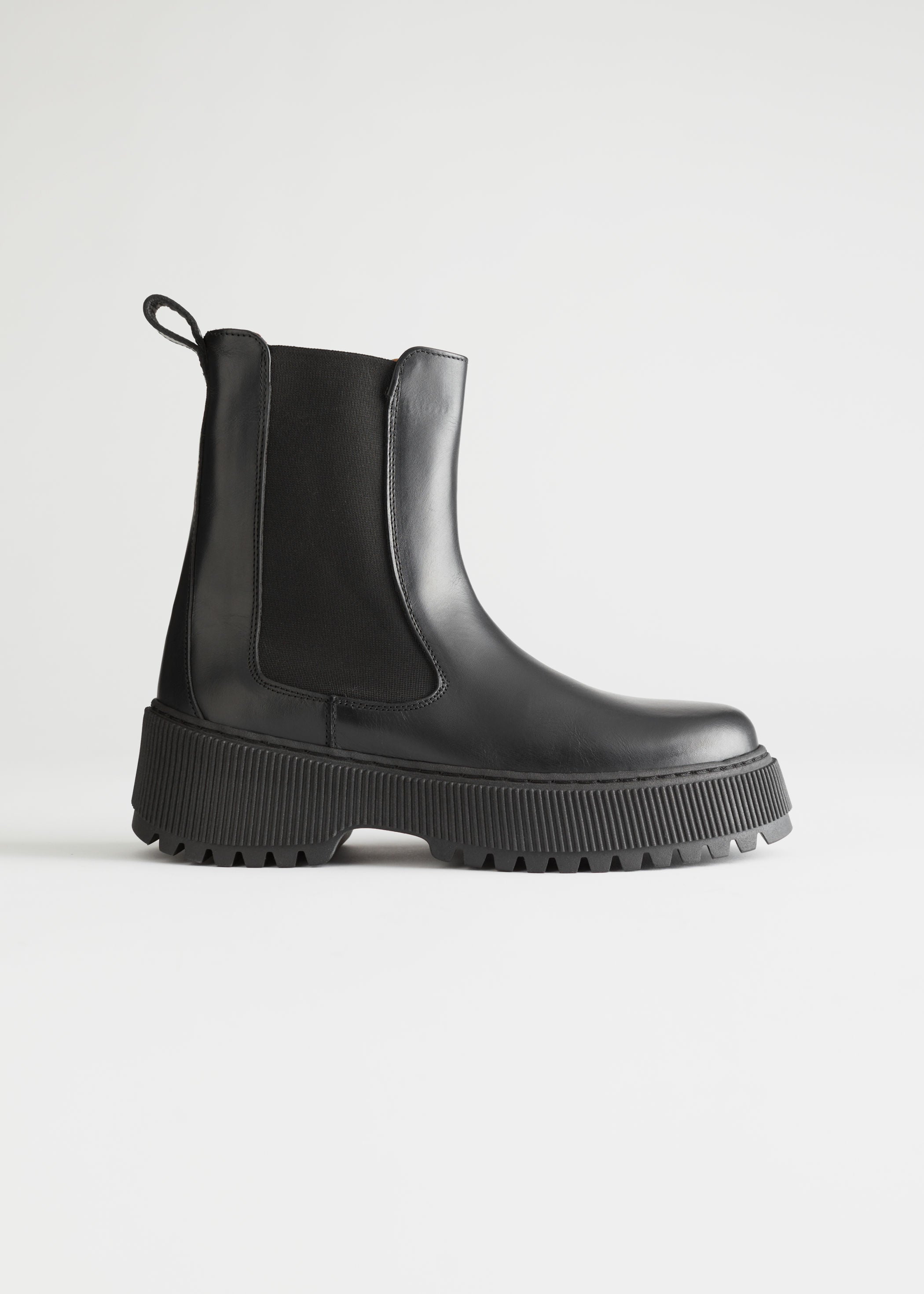 the ivy chelsea boot in leather