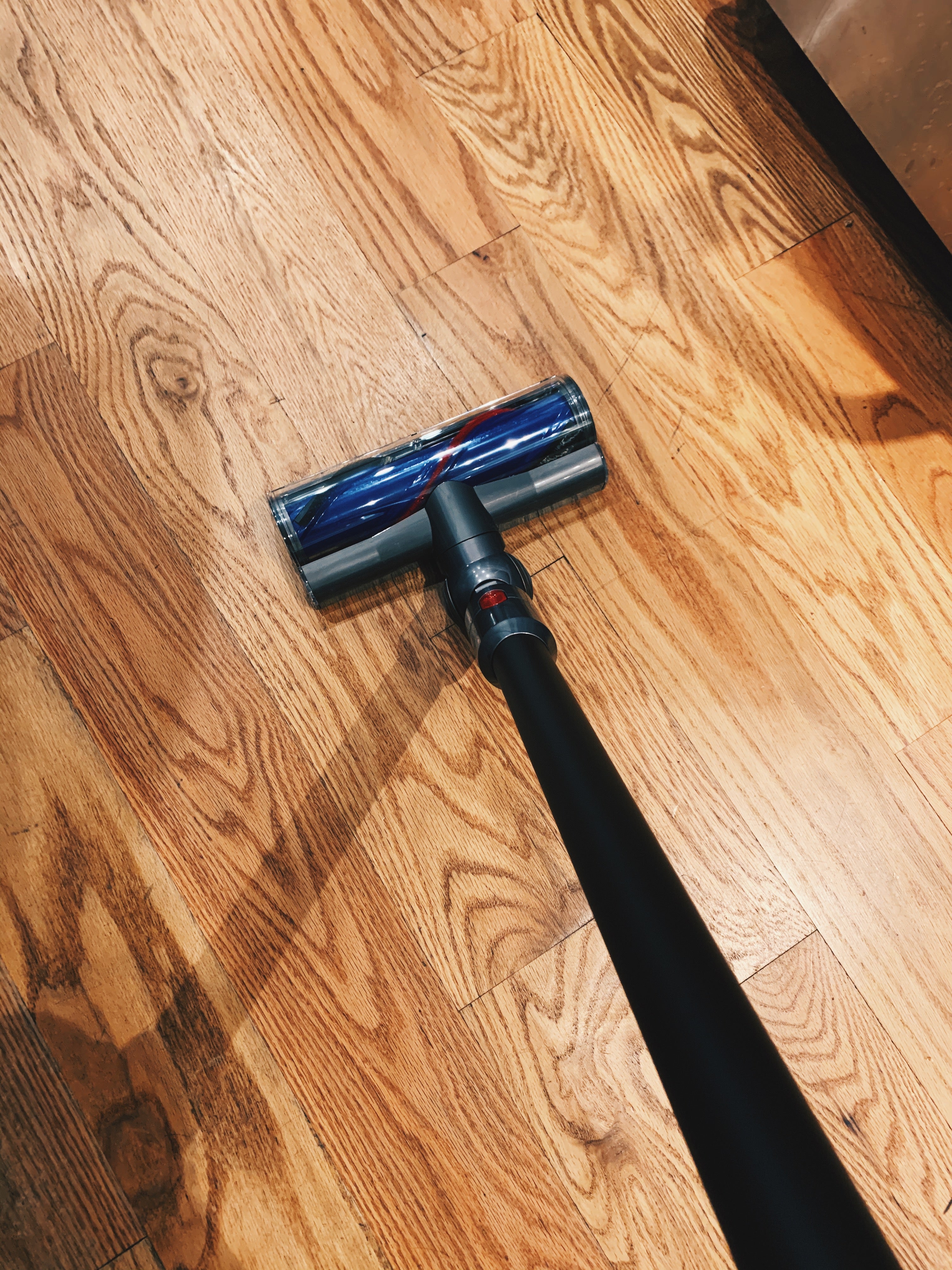 Best Dyson Vacuum 2020 V8 Absolute Review, Which Dyson V8 Attachment Is For Hardwood Floors