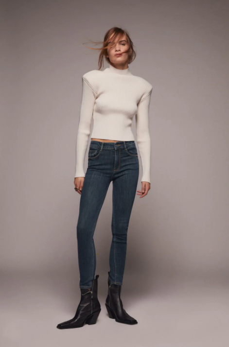 round neck with buttons