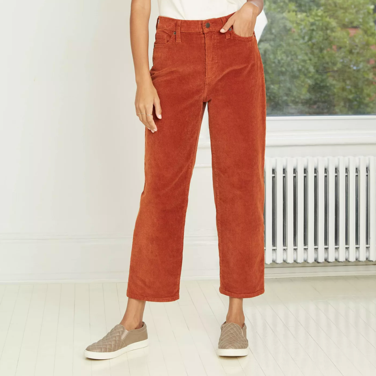 Universal Thread + Women’s HighRise Vintage Straight Fit Cropped Jeans