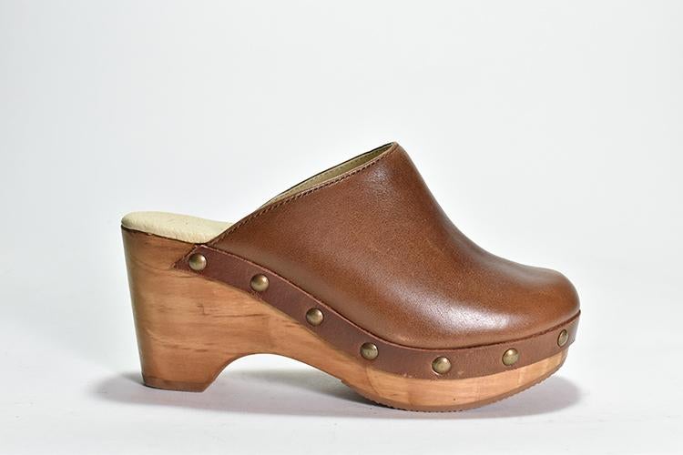 inexpensive clogs