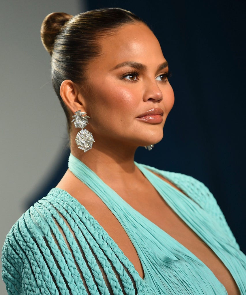 Chrissy Teigen Explains Why She Shared Photos Of Her Pregnancy Loss