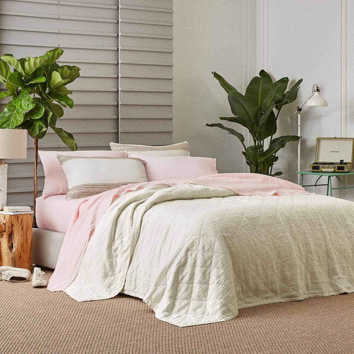 From Homespun To High End These Are The 20 Best Cozy Quilts