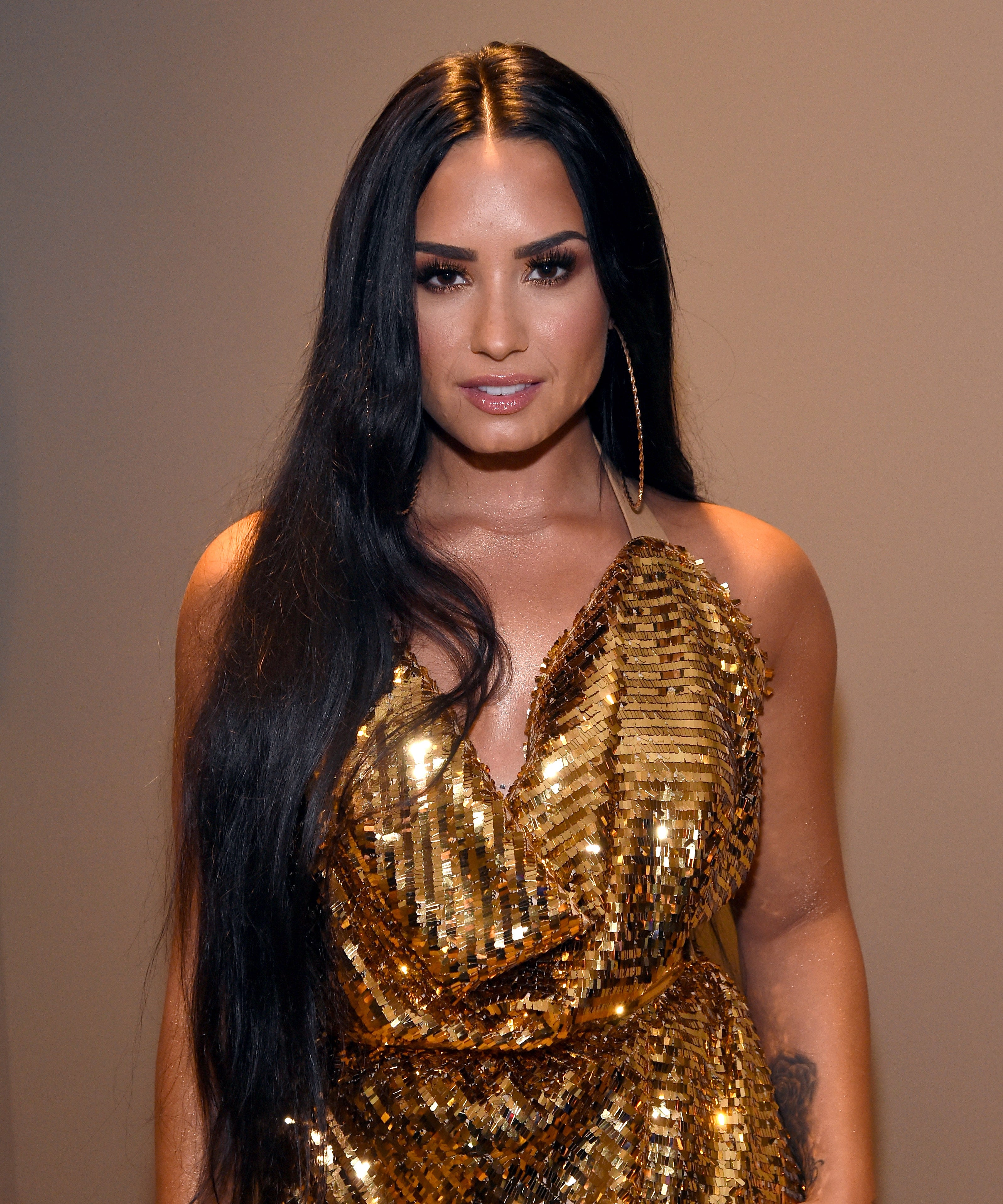 Demi lovato discount shaved head