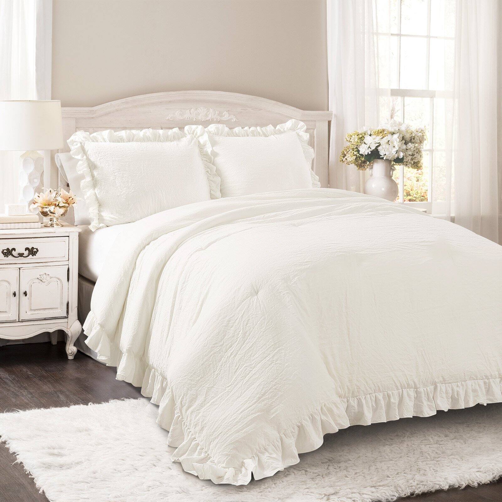 Lush Decor + Reyna Comforter White 3Pc Set