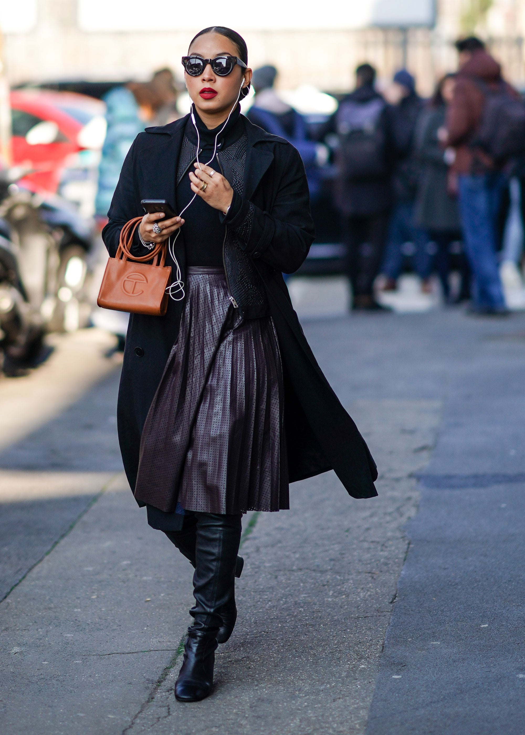 Telfar Bag Small Pink  Black bag outfit, Street style bags, Bags