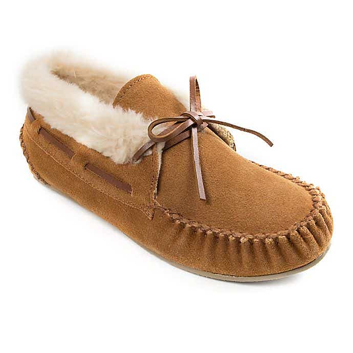 The Best Chic & Cozy Slippers For Women 2020