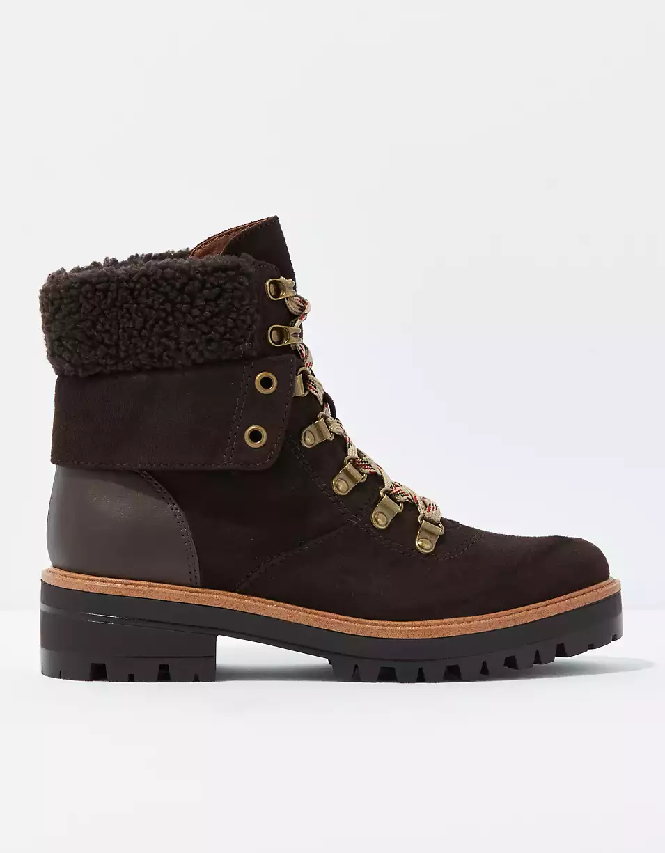 lace up boots trend