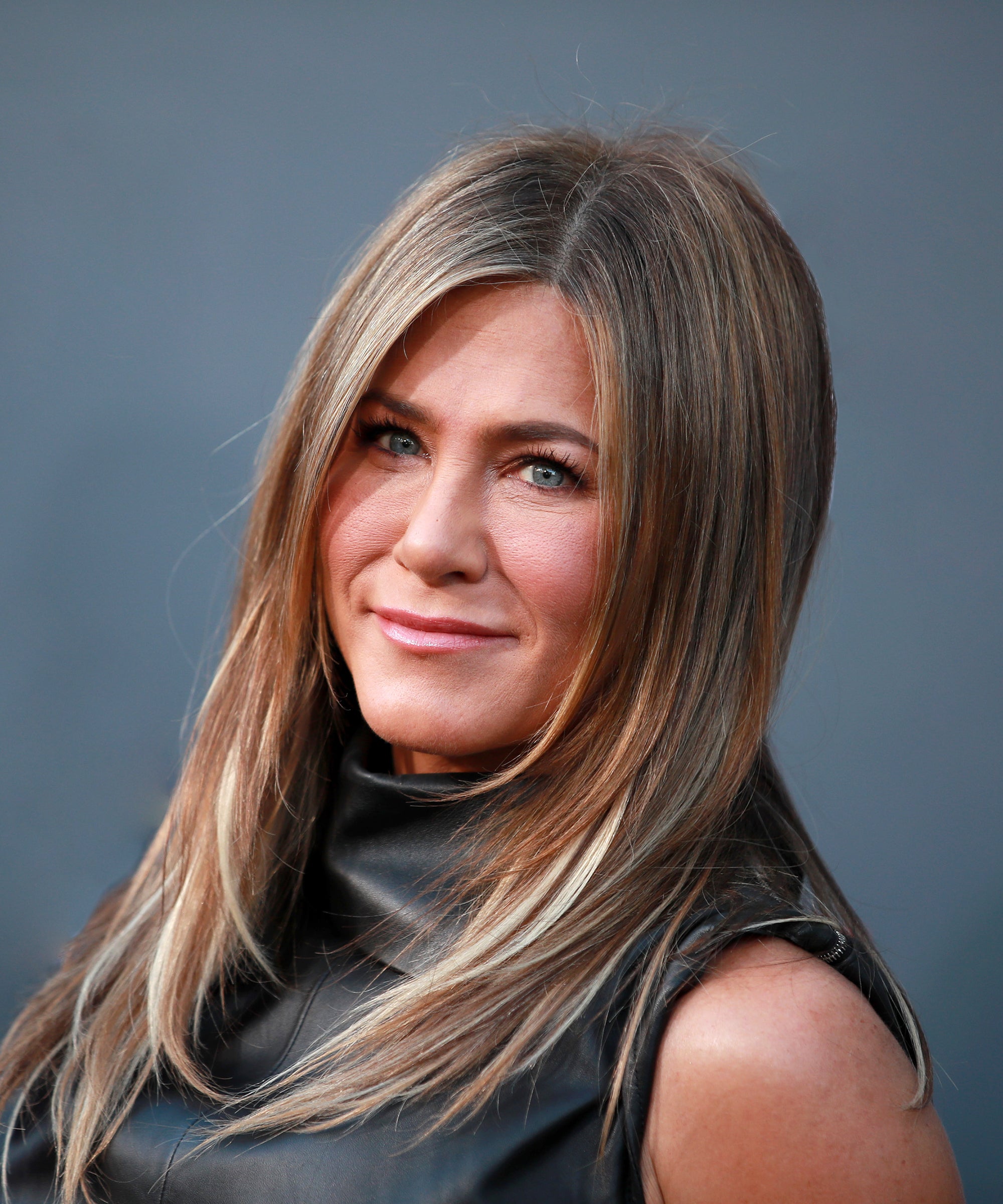 Jennifer Aniston Gets New Blonde Hair Color Winter 2021