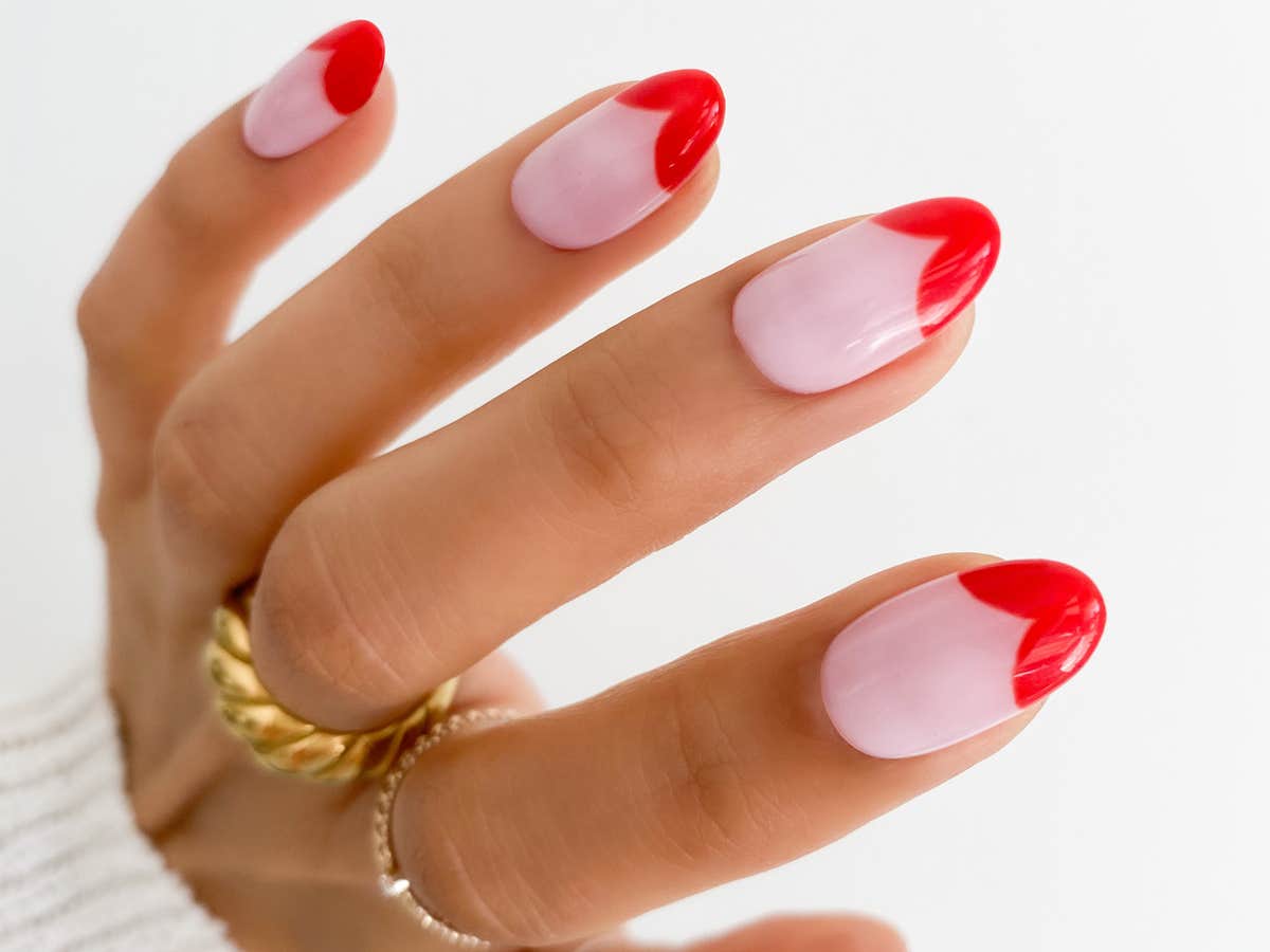 Heart-Tipped French Manicure Art Trend V-Day