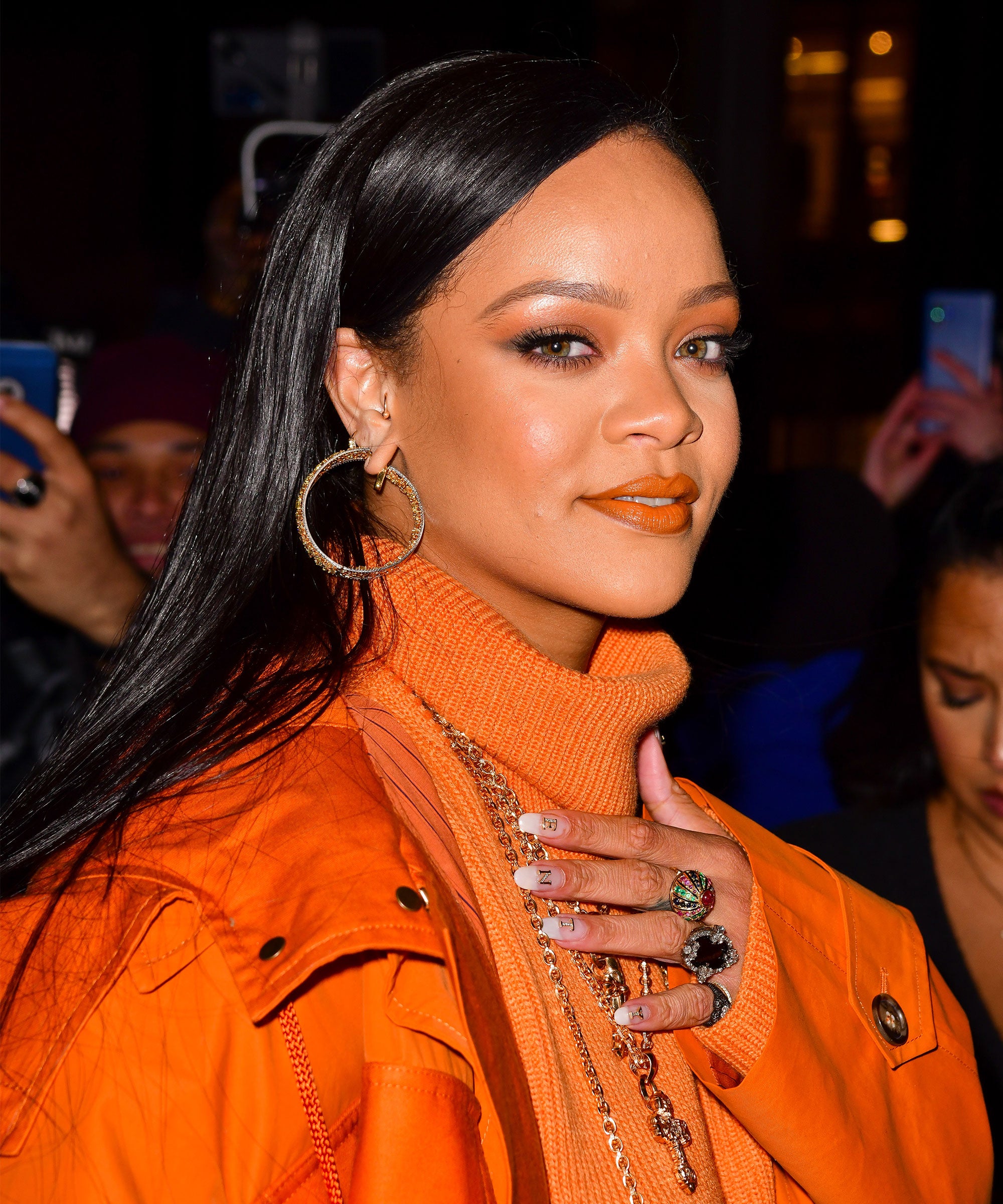7 Makeup Tricks Rihanna Swears For Glowing Skin