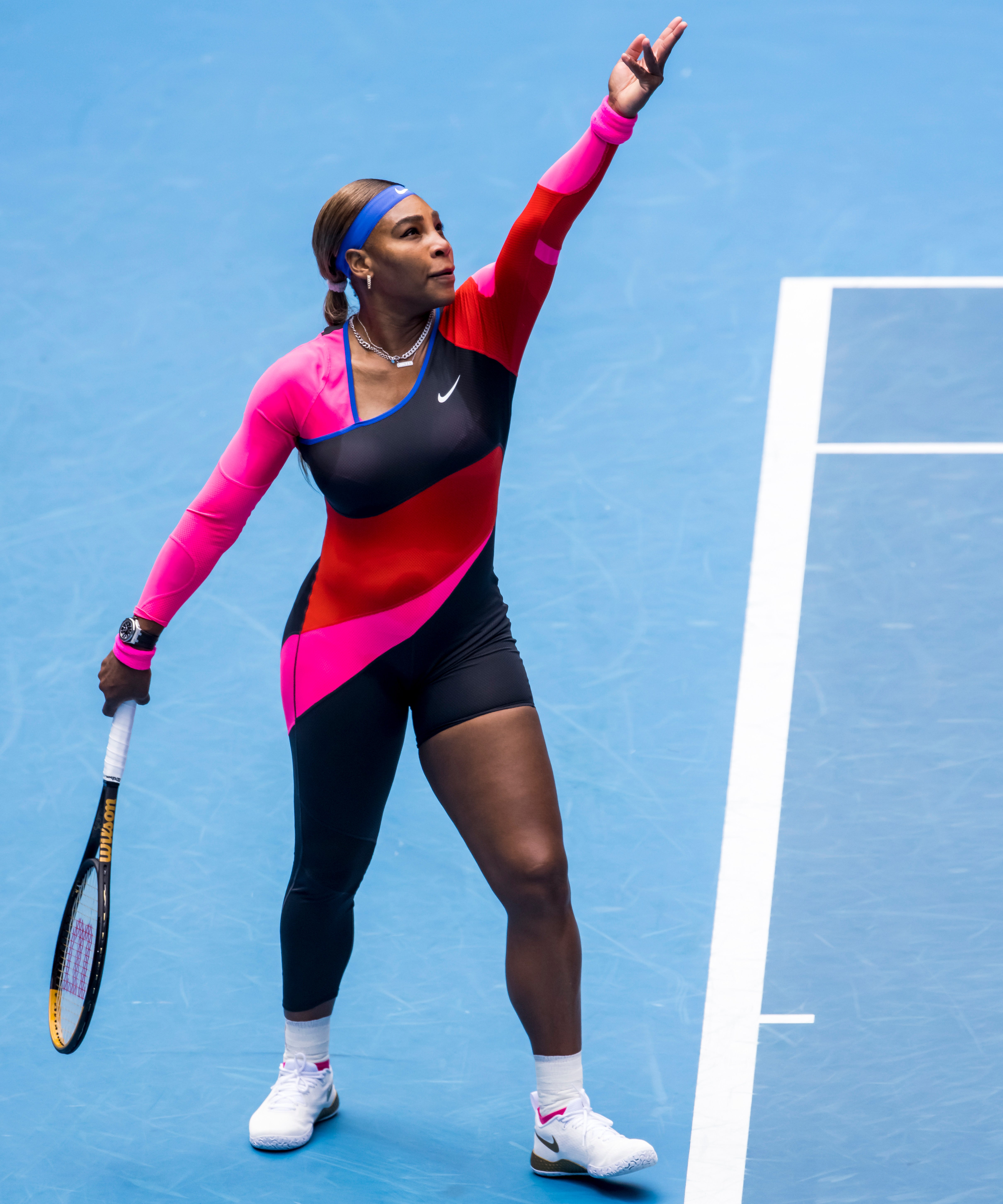 Jonge dame Beoefend Neerduwen Serena Williams Catsuit Was A Nod To Flo-Jo