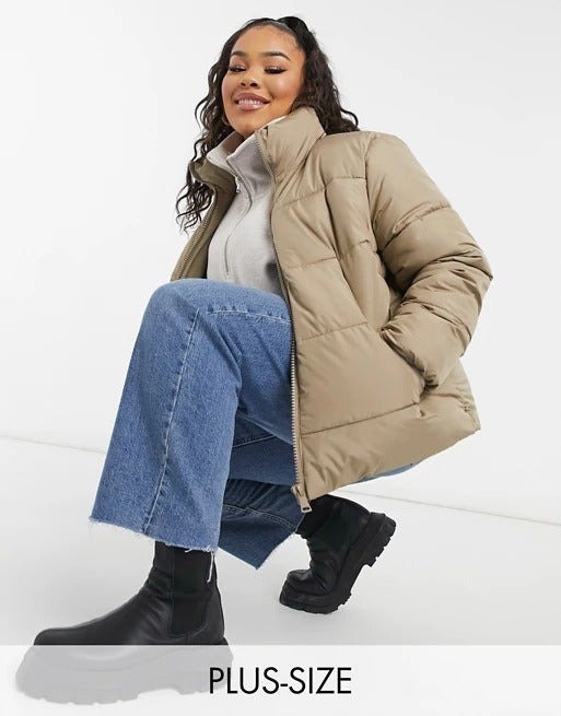 New Look Curve + Hooded puffer coat in camel