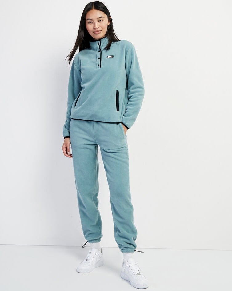 15 Best Matching Sweatsuits For Women 2021