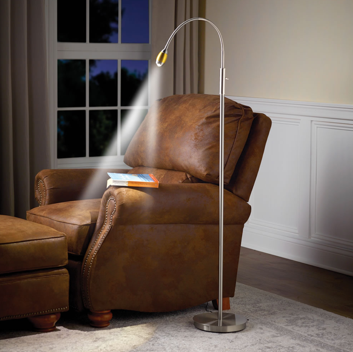 Hammacher Schlemmer + The Brightness Zooming Natural Light Lamp