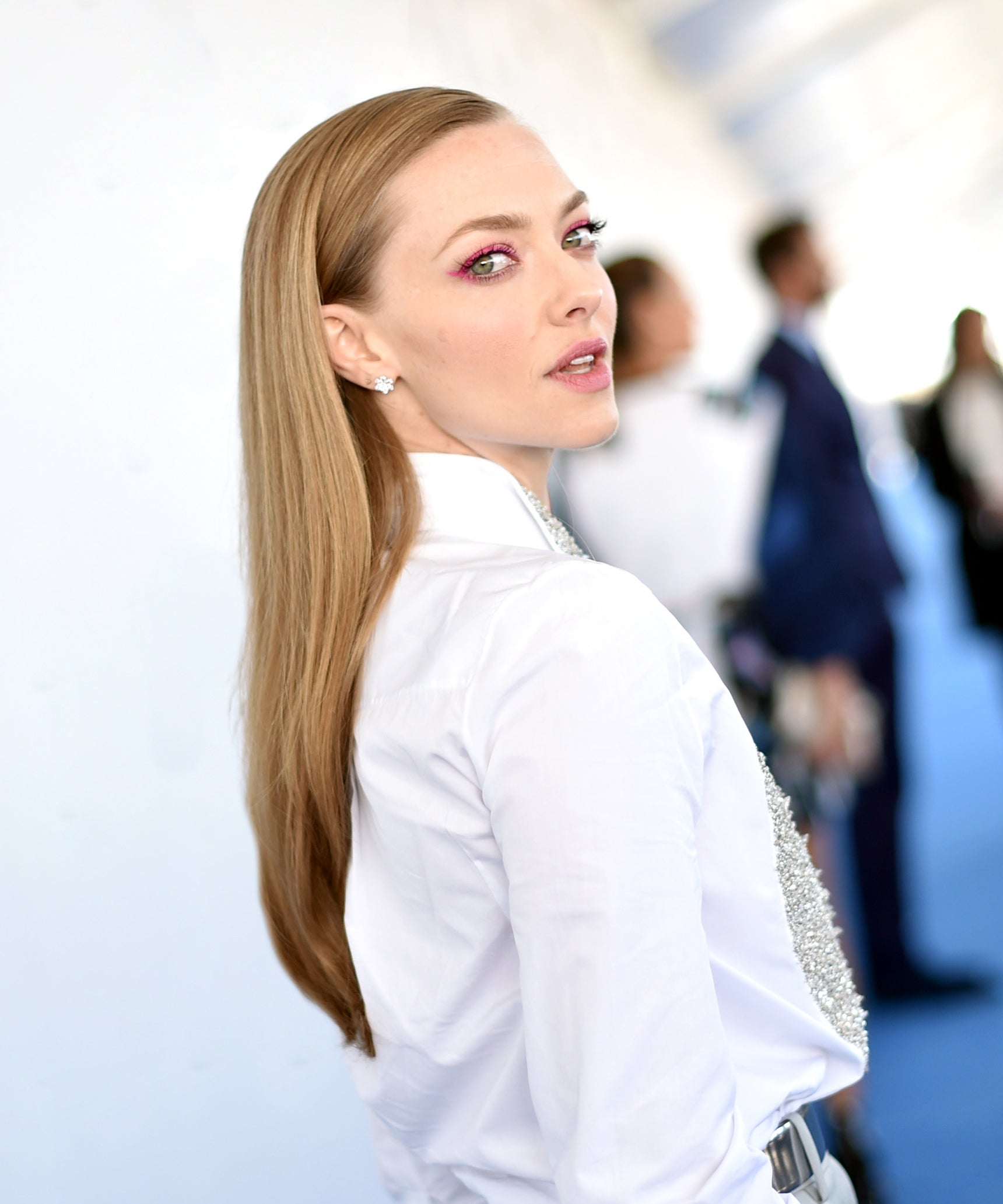 Amanda Seyfried Calls Being at 2021 Oscars The Twilight Zone