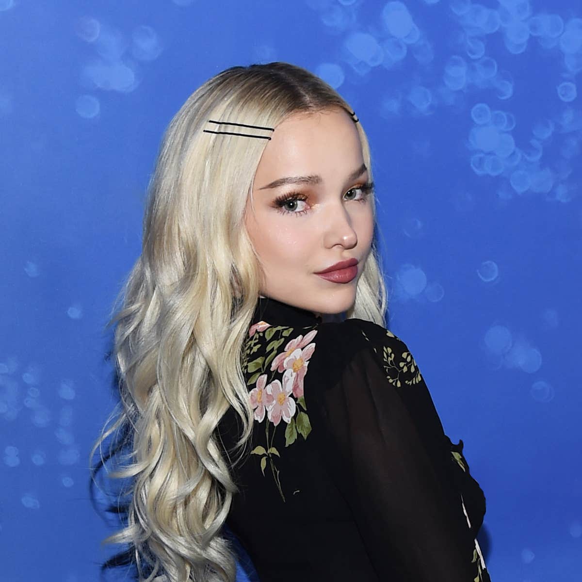 Dove Cameron Dyes Hair Brunette From Platinum Blonde Dove Cameron Dyes Hair Brunette From Platinum Blonde