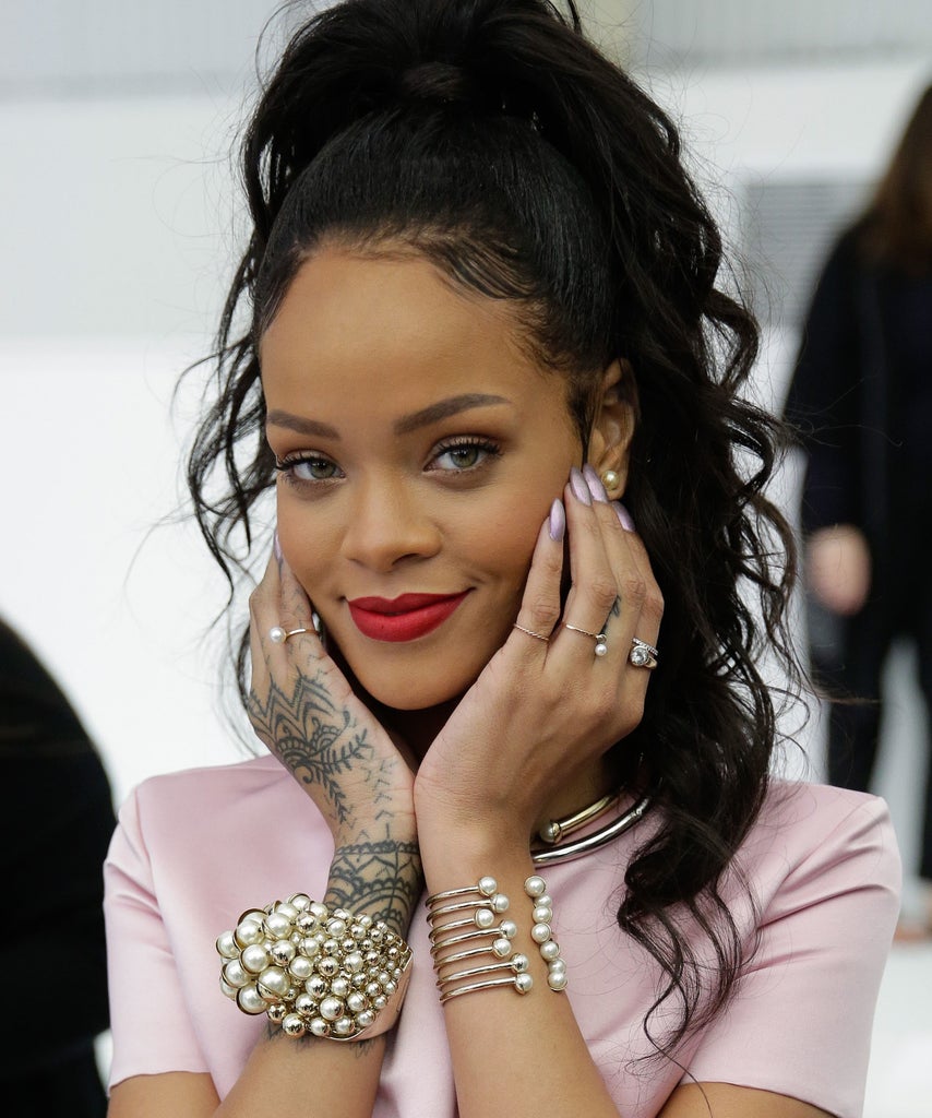 Looks Like Rihanna Is Launching ‘Fenty Hair’