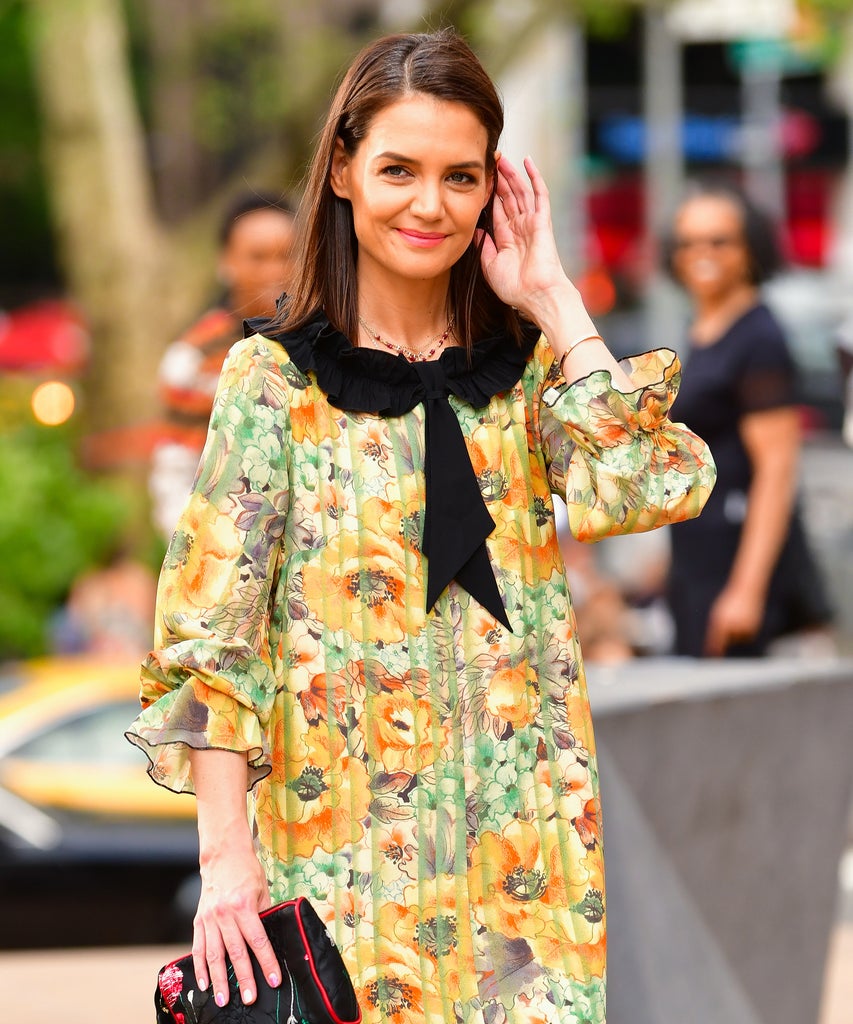 Katie Holmes’ New Hair Colour For Spring? Groundbreaking.