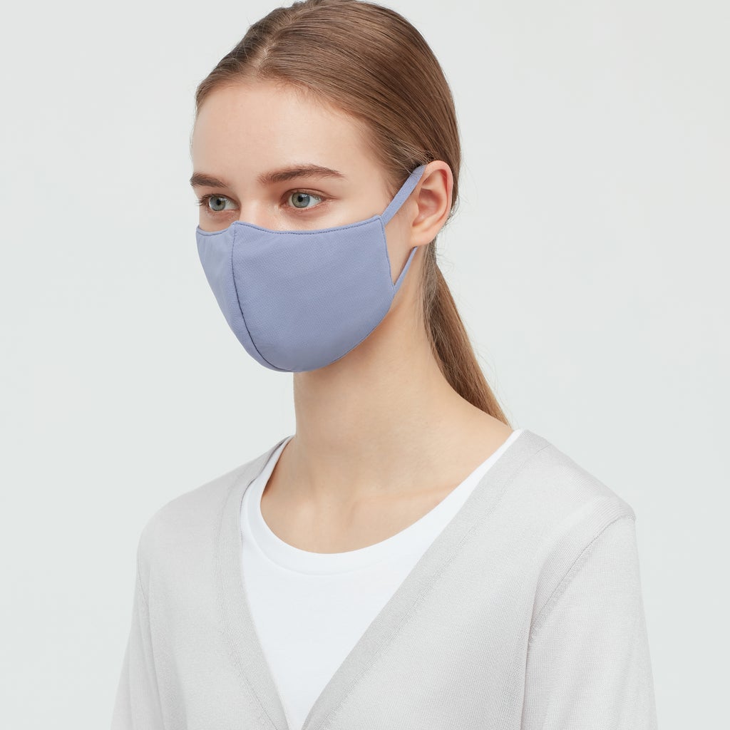 Uniqlo’s Bestselling AIRism Mask