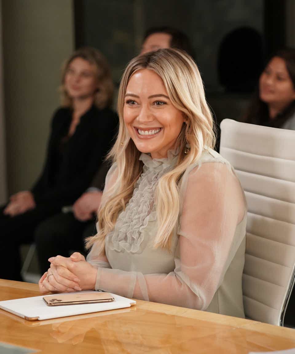 Hilary Duff as Kelsey of the series YOUNGER