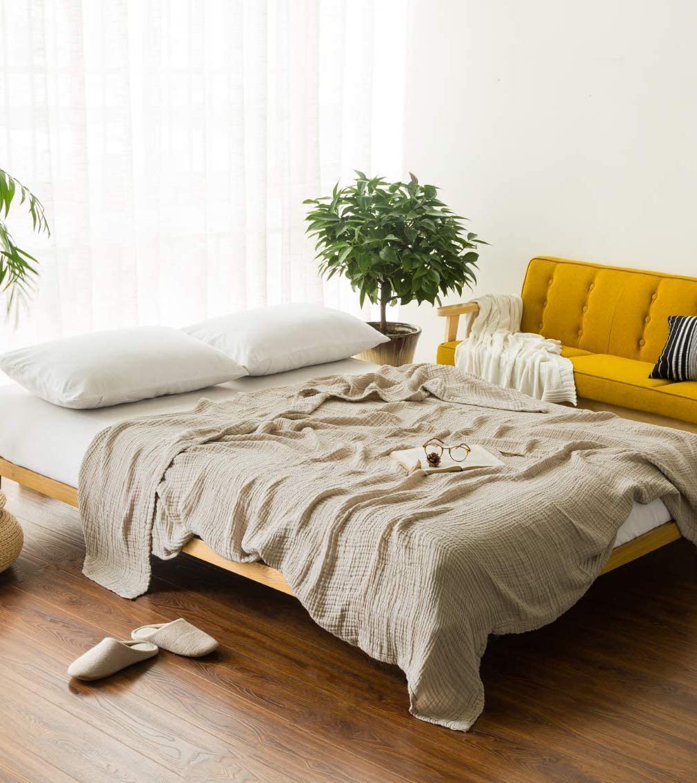 9 Best Muslin Blankets To Snuggle Up In This Summer