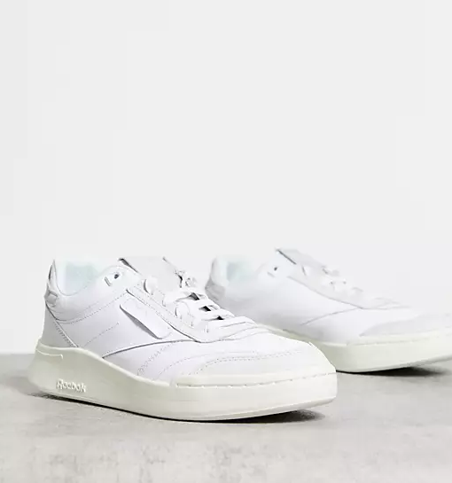 Reebok club c trainers in sales off white