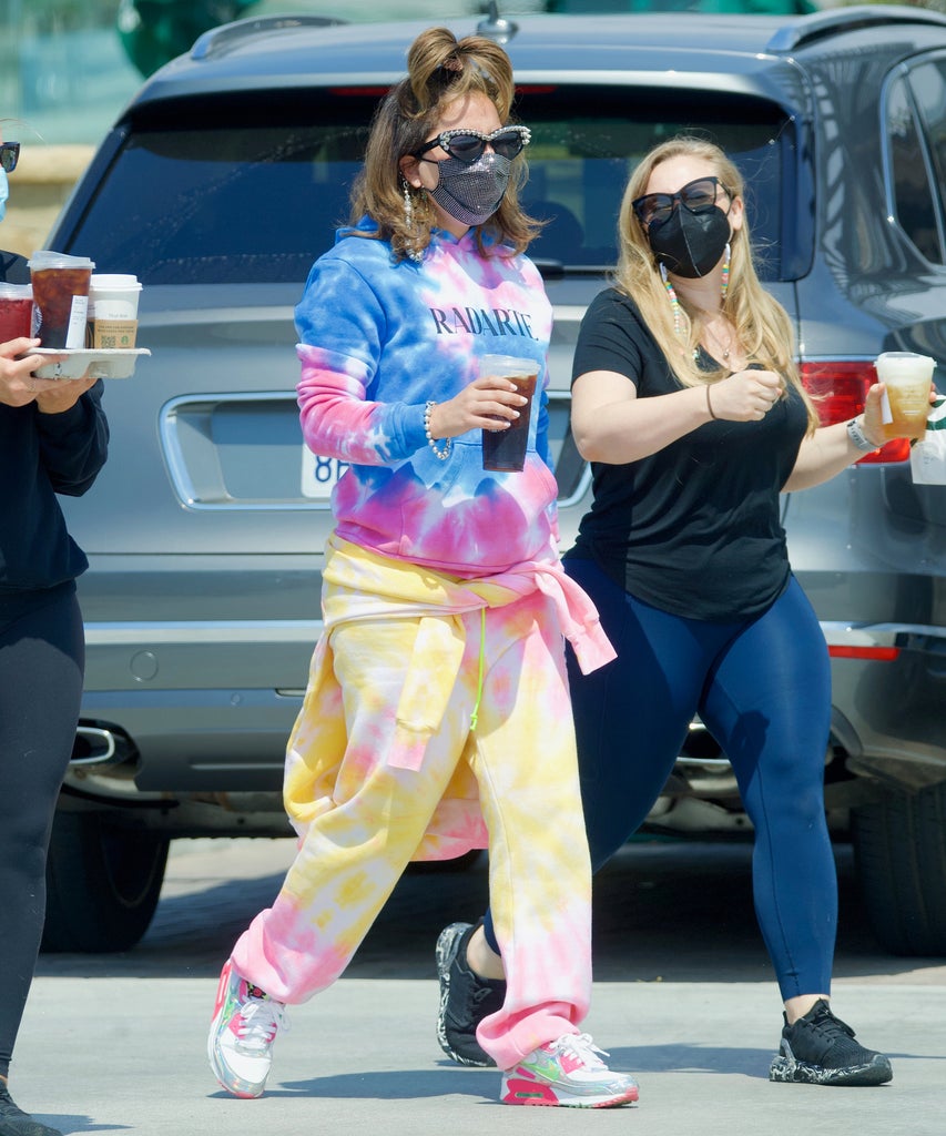 Lady Gaga Wore A Tie-Dye Sweatsuit — & It’s Available For Purchase - SAVAş