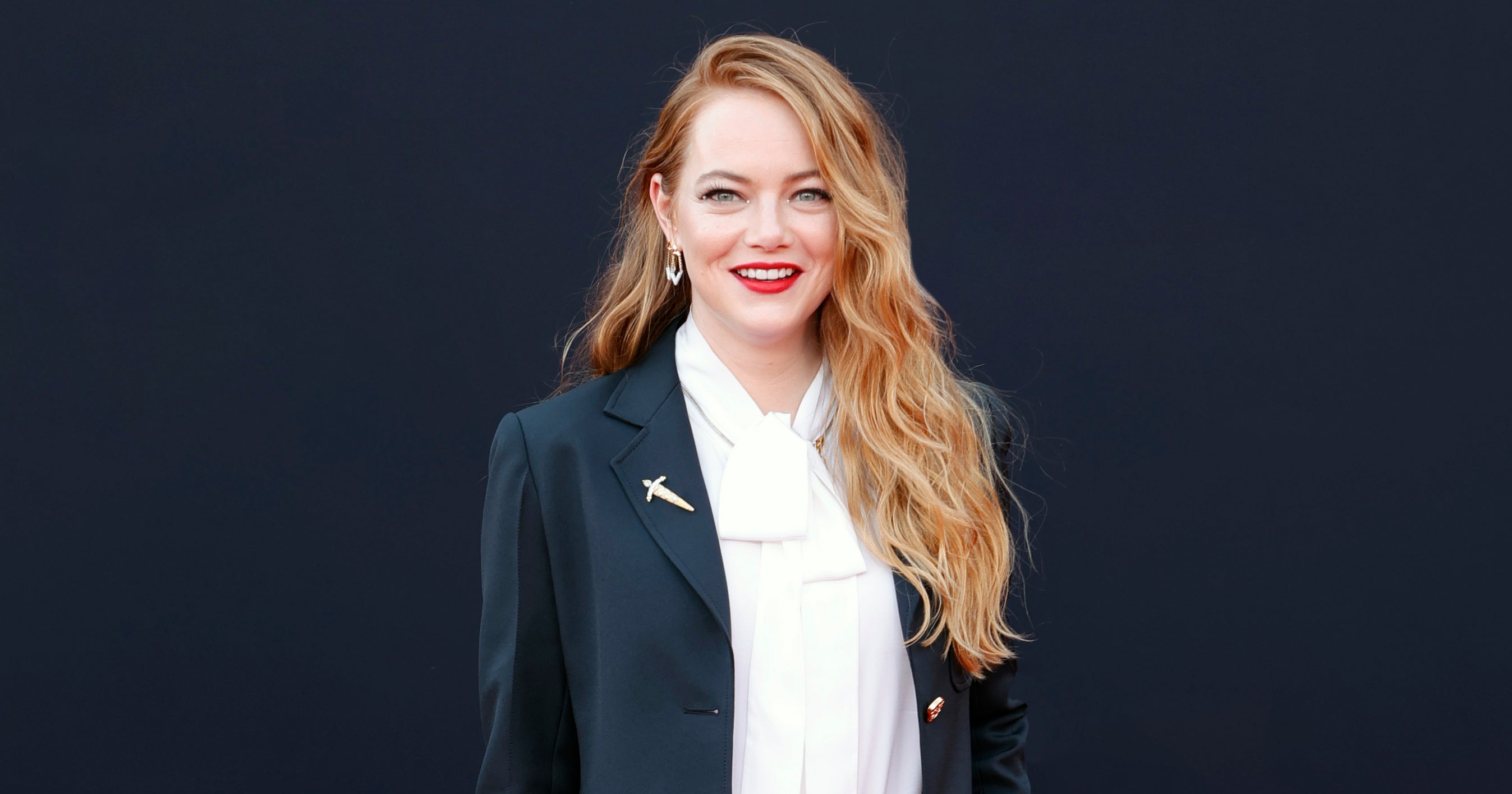 Emma Stone Channeled Cruella De Vil At The Film S Red Carpet Premiere One Click News