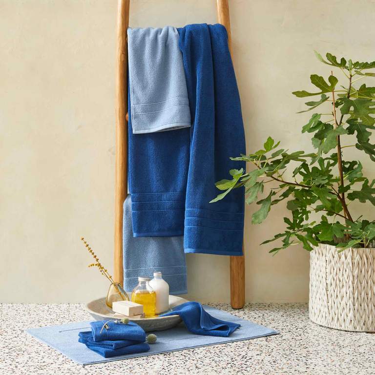 Fast-drying Ultralight Washcloths in White by Brooklinen
