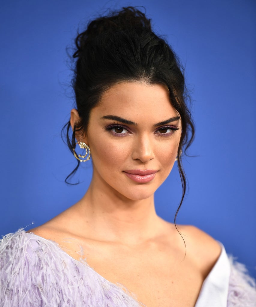 Kendall Jenner’s KUWTK Reunion Cut-Out Look Is From Early 2010s & It’s Trending On TikTok