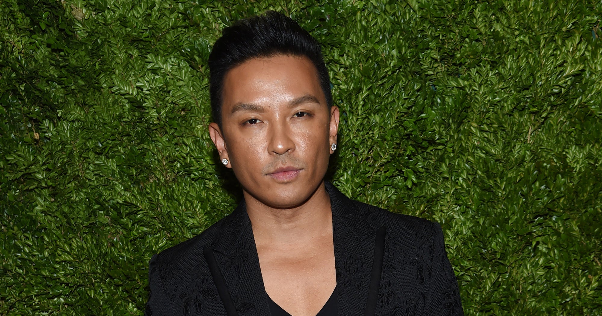 Prabal Gurung Responds To Accusations That The Brand Erased An AAPI-Indigenous Solidarity Mural From Collection Photos – Refinery29 Prabal Gurung Responds To Accusations That The Brand Erased An AAPI-Indigenous Solidarity Mural From Collection Photos – Refinery29