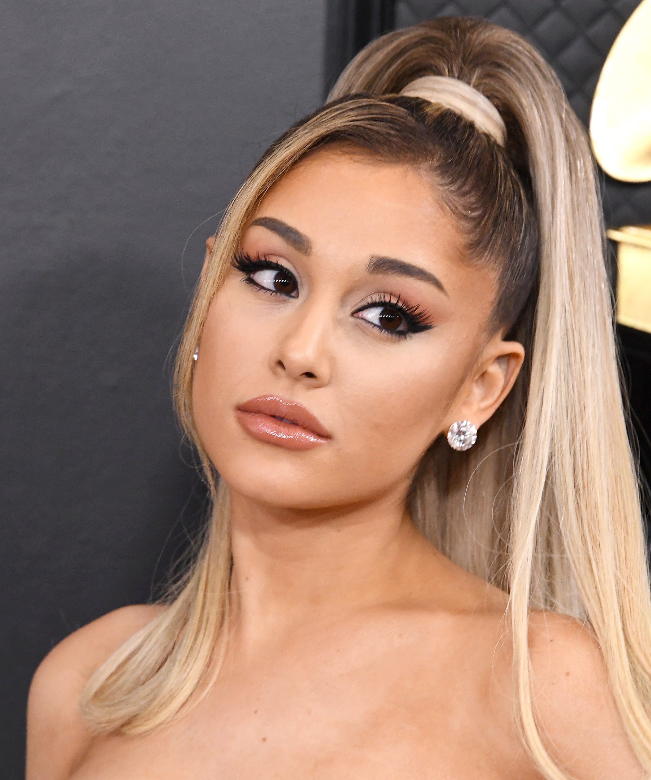 Ariana Grande Clapped Back at a PonytailHating Instagram Commenter  Allure