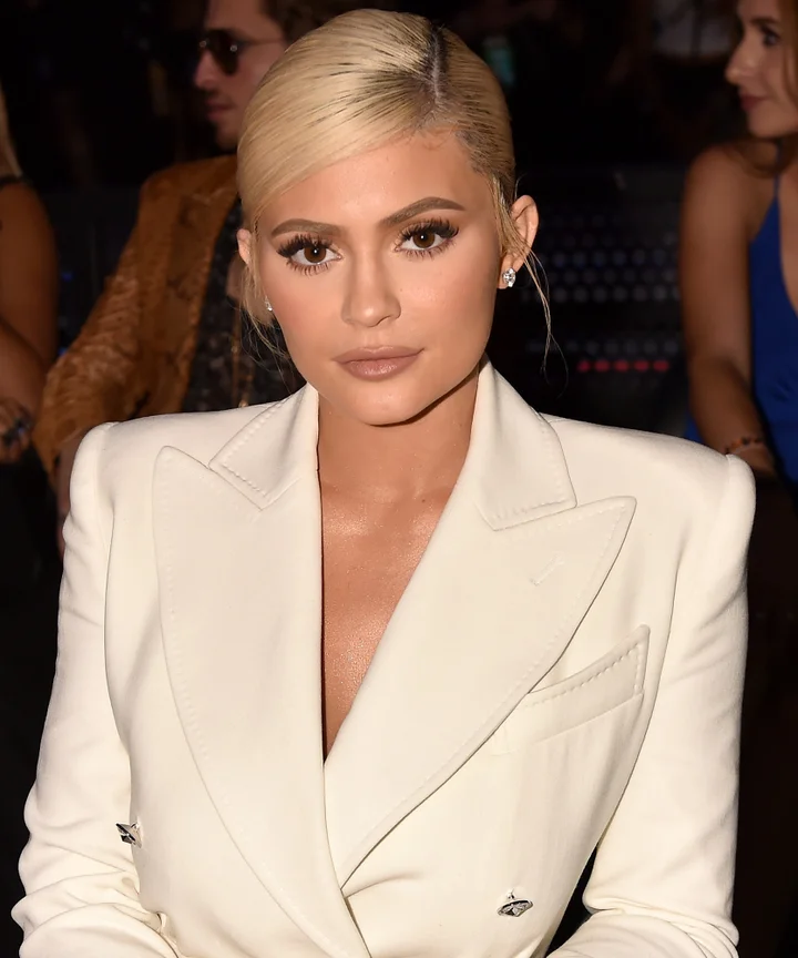 What Is She Wearing?! Kylie Jenner Looks Like a '00s Pop Star In New Lip  Kit Music Video