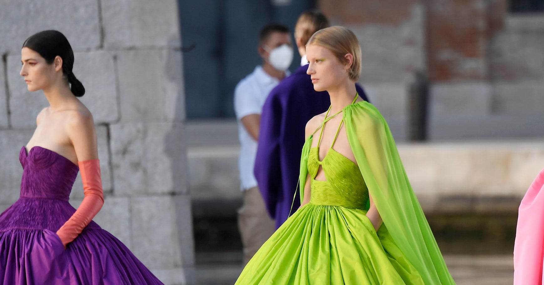 Valentino Couture Marks The Return Of Colorblocking