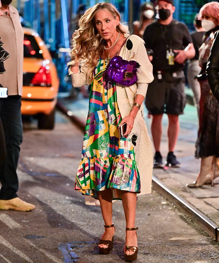 Carrie Bradshaw's Love of Fendi Baguettes Has Gone Too Far