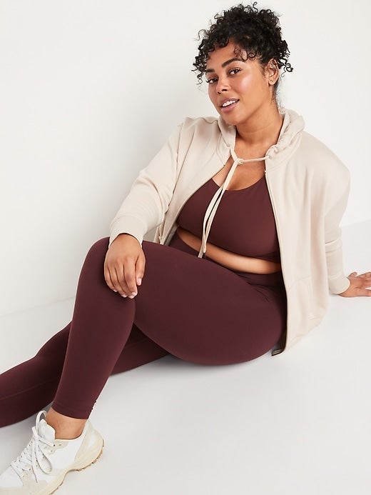 Old Navy + Extra High-Waisted PowerChill 7/8-Length Leggings