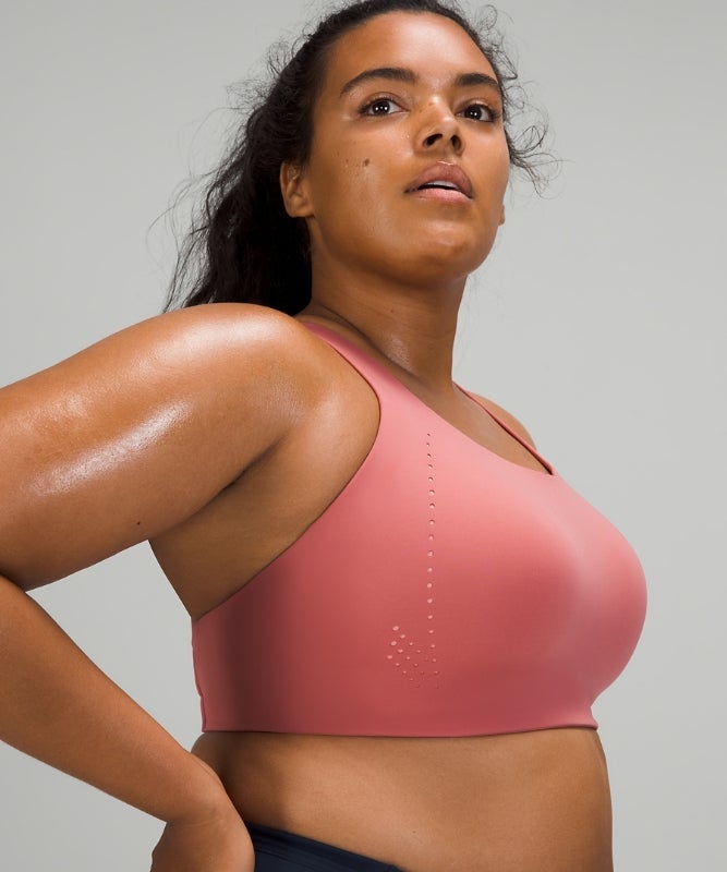 How To Find The Right Sports Bra For Big Boobs