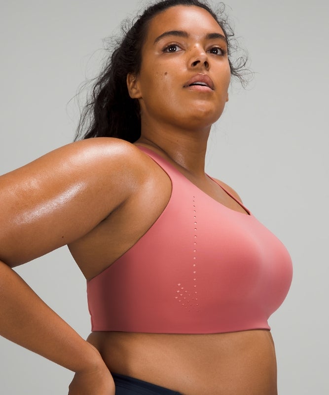 How To Tell If Your Sports Bra Actually Fits Properly