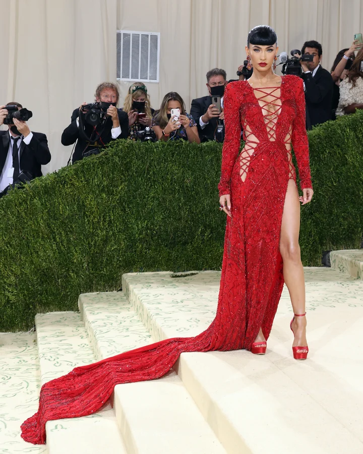 Christian Dior Haute Couture @ The 2021 Met Gala - Red Carpet Fashion Awards