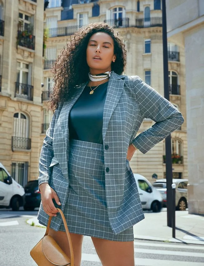 Plus Size Work Wear Essentials - From Head To Curve