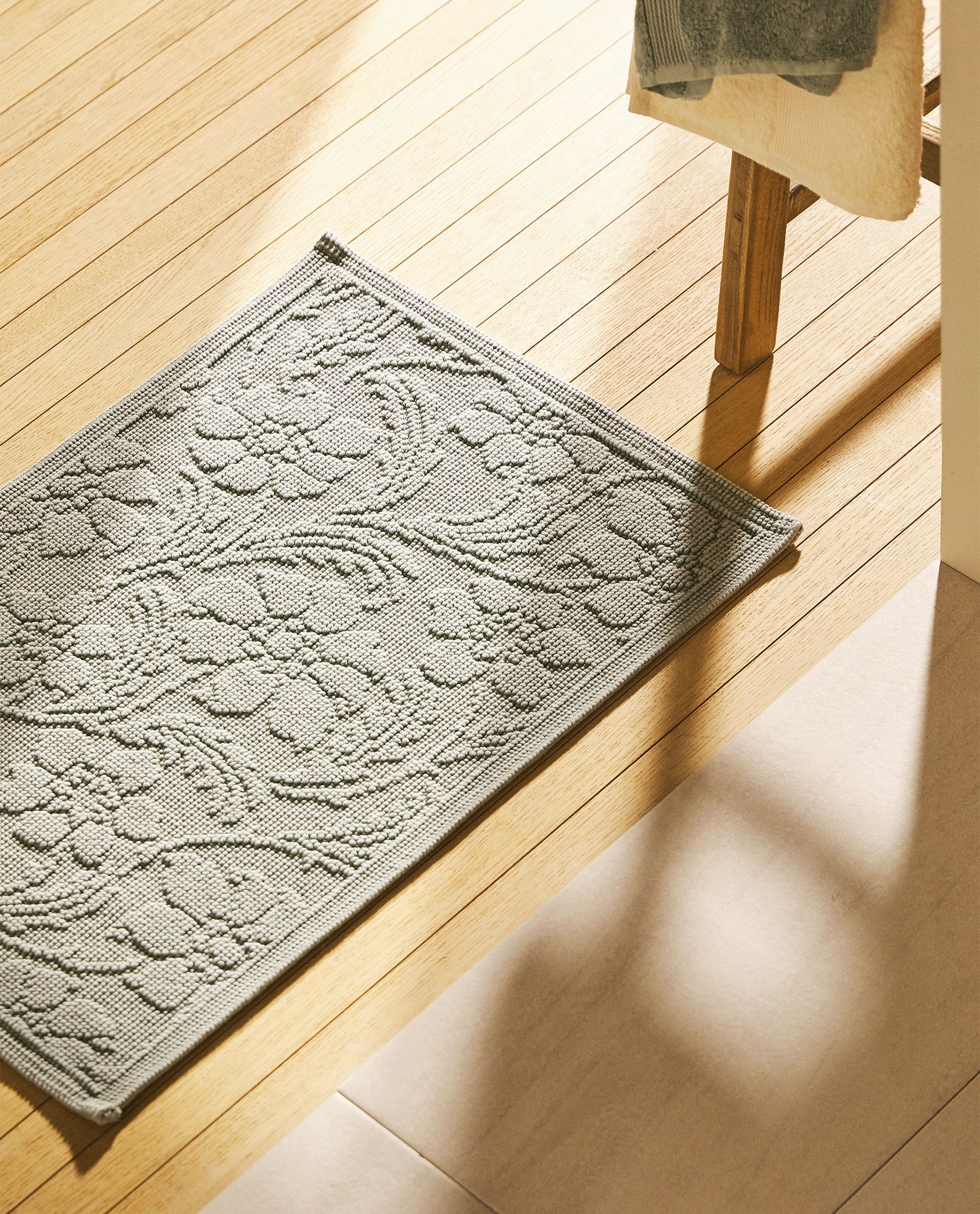 Zara Home + Floral Bath Mat