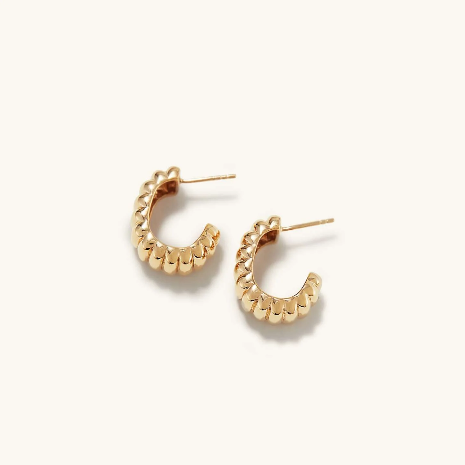 日本未入荷◆MEJURI◆Charlotte Bold Hoops ゴールド Mejuri + Charlotte Bold Hoops